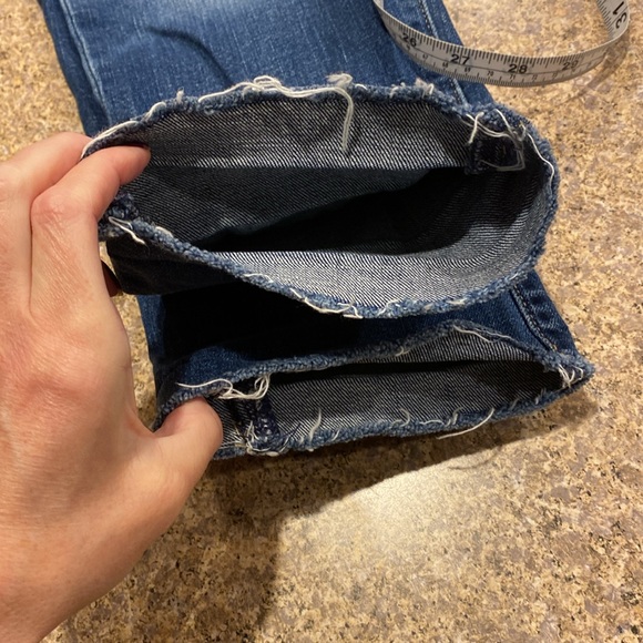 Gap Girlfriend Distressed Blue Jean Cropped Pants Unfinished Cuffs 26/2P Midrise - Picture 17 of 17